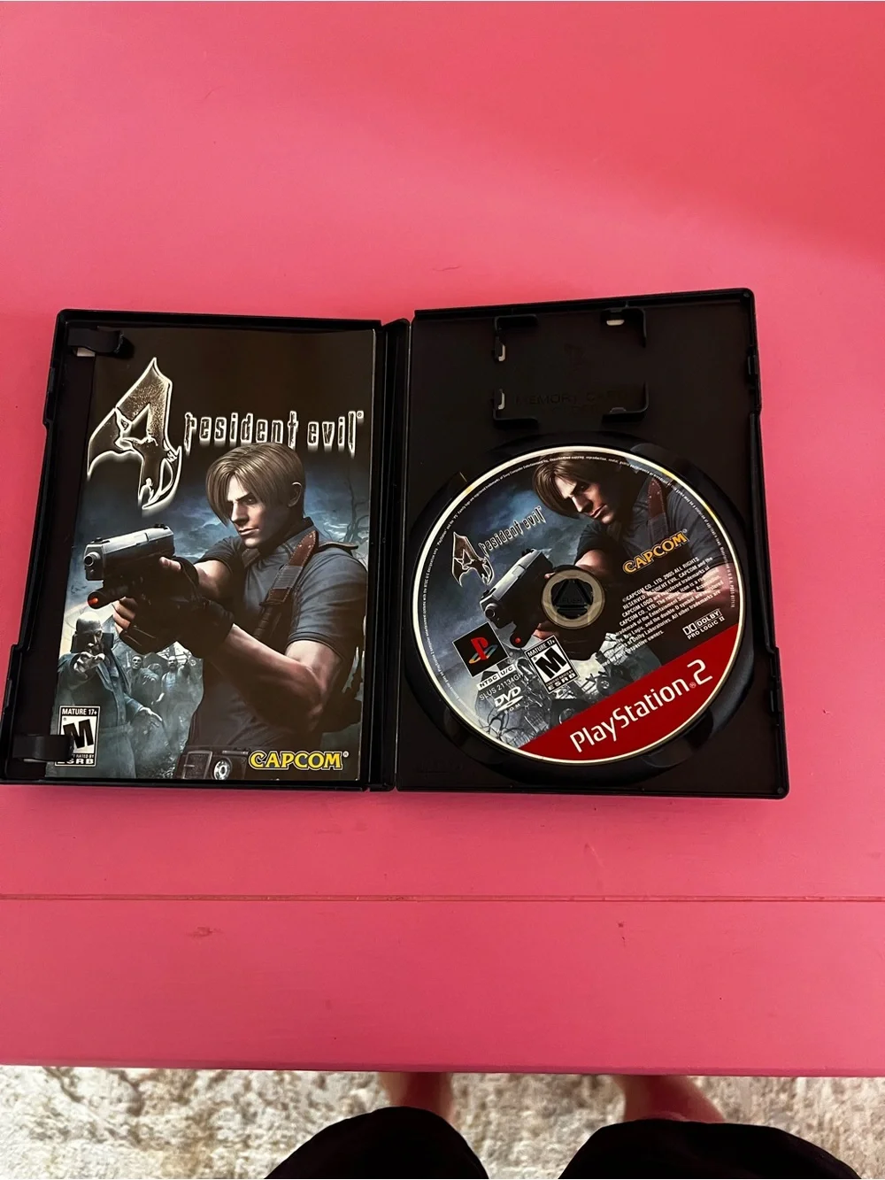 Resident Evil 4 (PlayStation 2) - Black Case